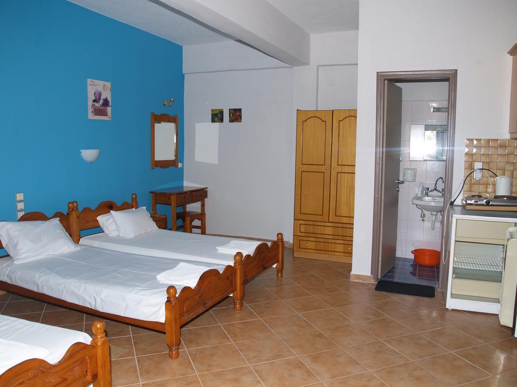 Armonia Studios Agios Georgios  Room photo